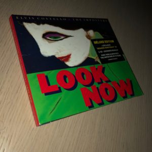 Elvis Costello & The Imposters: “Look now” (2018)