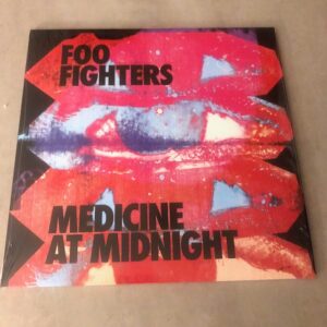 Foo Fighters: “Medicine at midnight” (2021)
