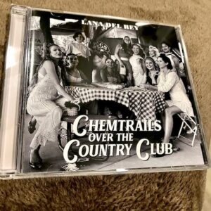 Lana del Rey: “Chemtrails over the country club” (2021)