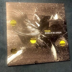 Vega: “Mirlo blanco” (2022)